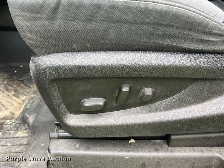 image for item JM9176 2015 Chevrolet Silverado 1500  Double Cab pickup truck