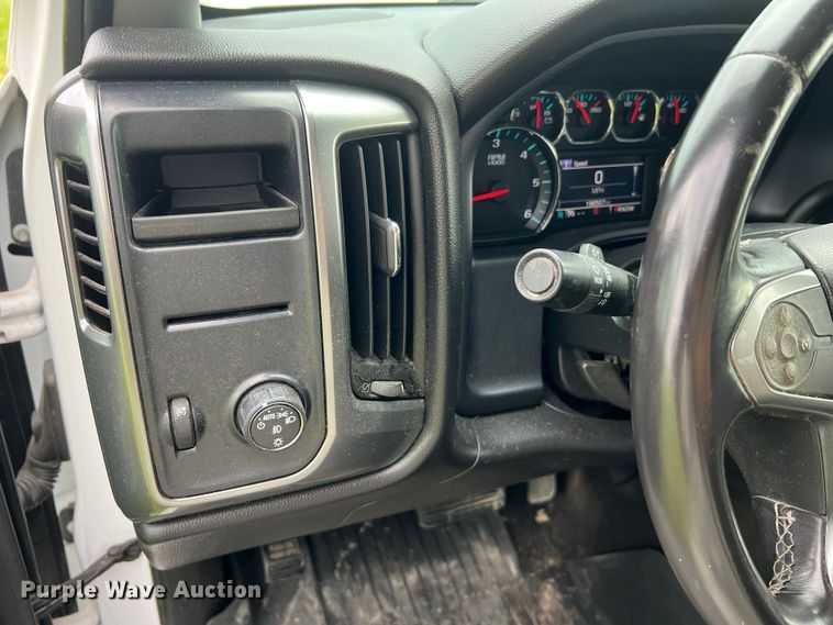 image for item JM9176 2015 Chevrolet Silverado 1500  Double Cab pickup truck