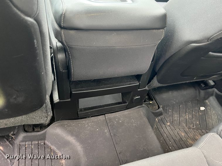 image for item JM9176 2015 Chevrolet Silverado 1500  Double Cab pickup truck