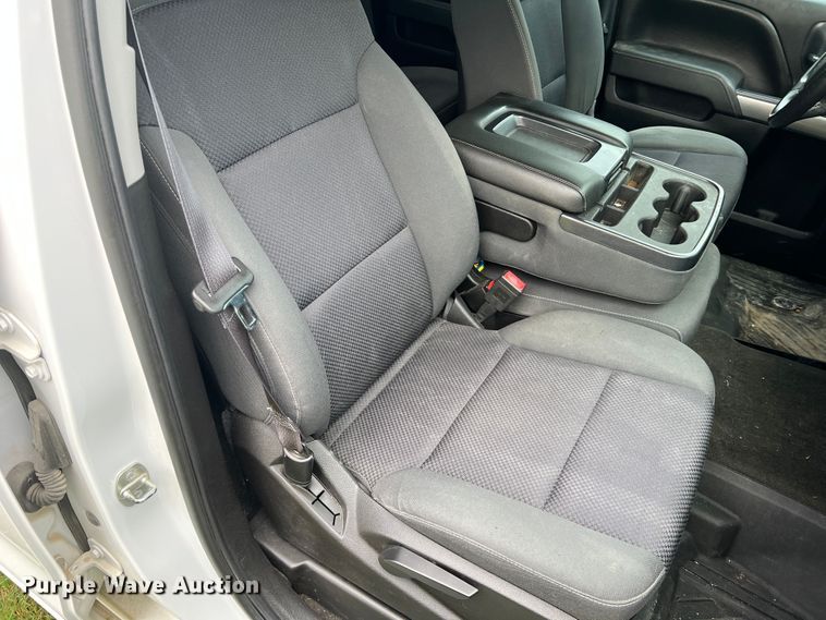 image for item JM9176 2015 Chevrolet Silverado 1500  Double Cab pickup truck