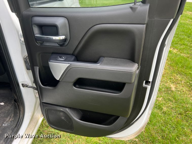 image for item JM9176 2015 Chevrolet Silverado 1500  Double Cab pickup truck