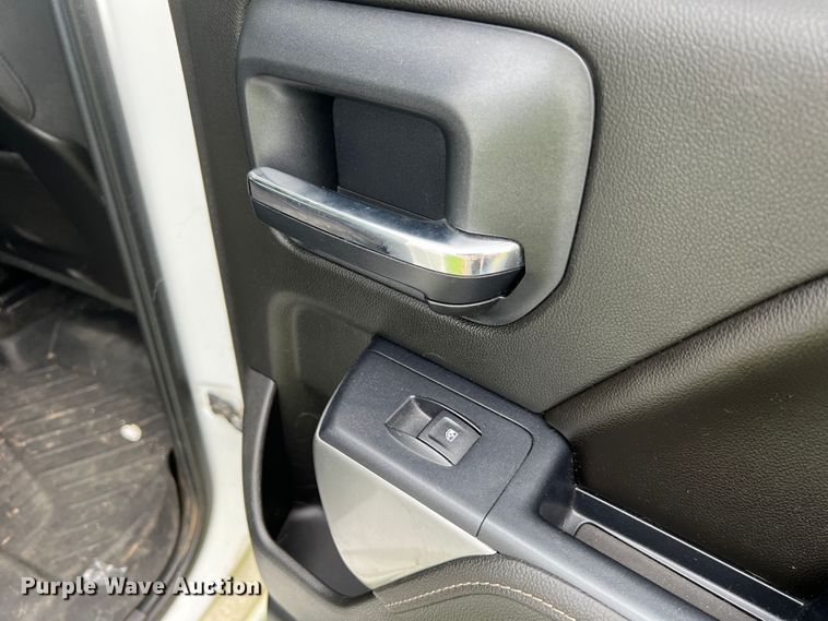 image for item JM9176 2015 Chevrolet Silverado 1500  Double Cab pickup truck