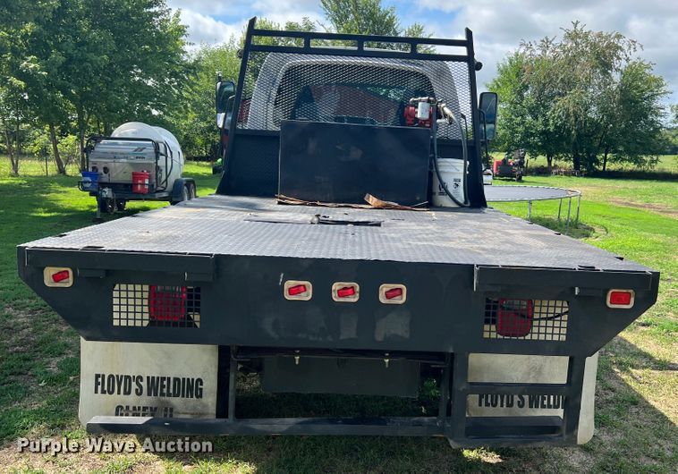 image for item JM9183 2005 Chevrolet C4500  flatbed truck