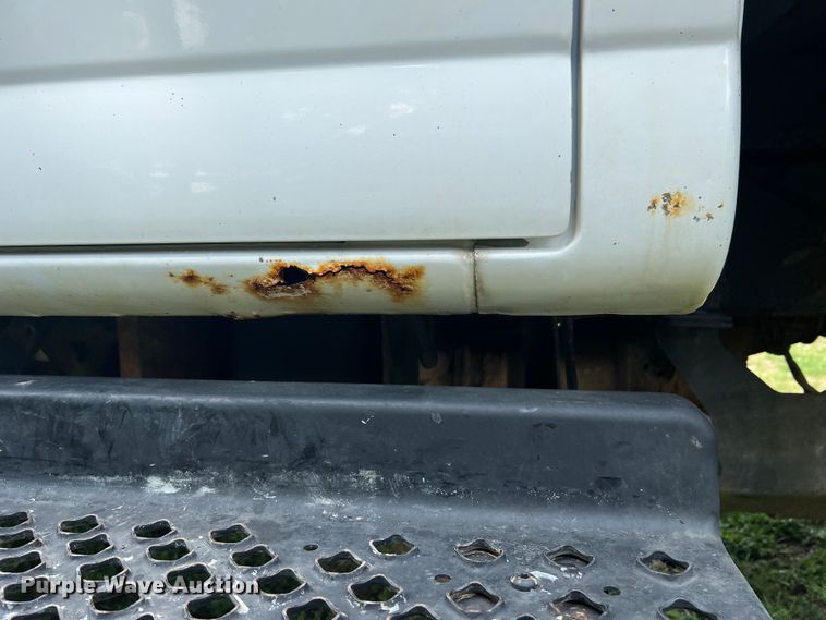 image for item JM9183 2005 Chevrolet C4500  flatbed truck