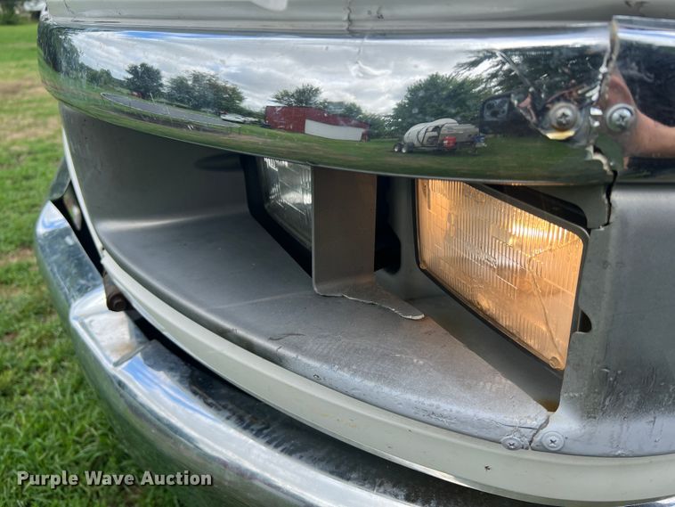 image for item JM9183 2005 Chevrolet C4500  flatbed truck