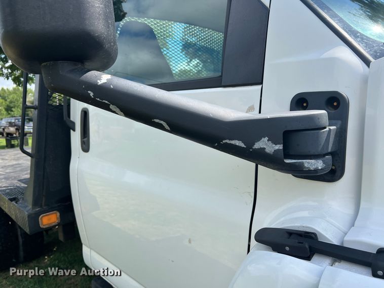 image for item JM9183 2005 Chevrolet C4500  flatbed truck