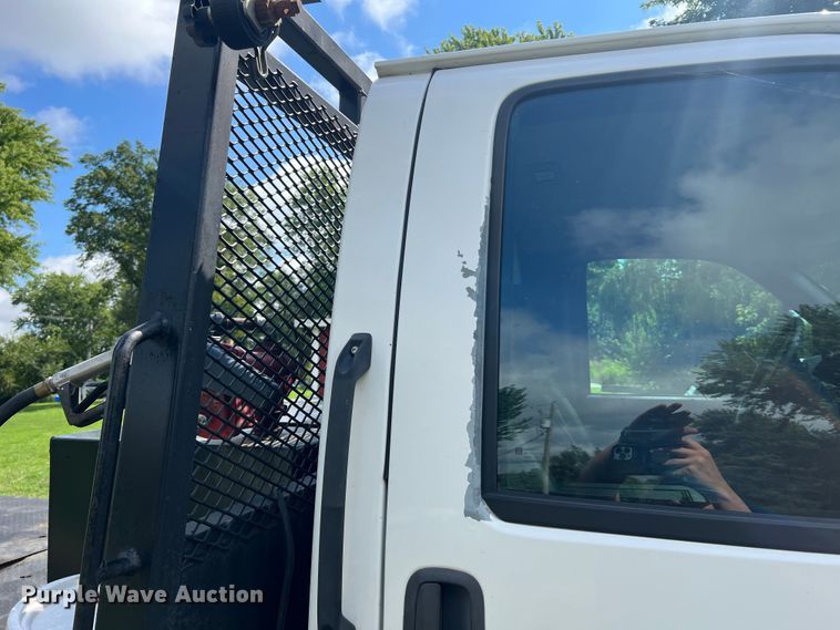 image for item JM9183 2005 Chevrolet C4500  flatbed truck