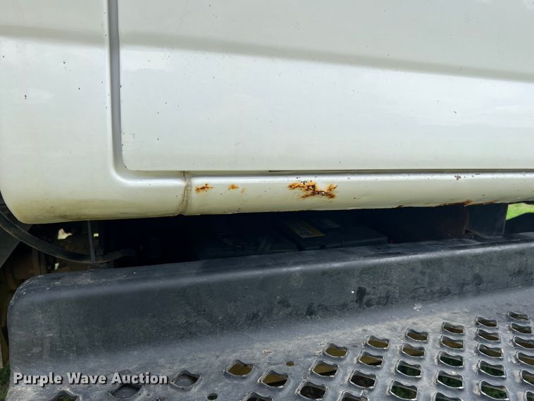 image for item JM9183 2005 Chevrolet C4500  flatbed truck