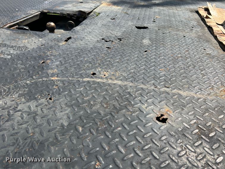 image for item JM9183 2005 Chevrolet C4500  flatbed truck