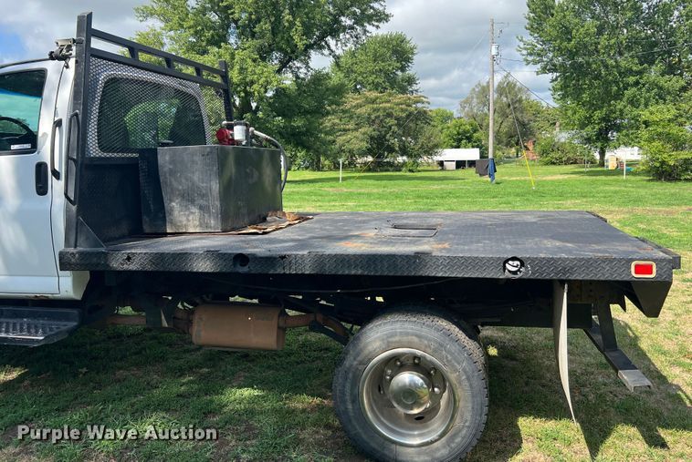 image for item JM9183 2005 Chevrolet C4500  flatbed truck
