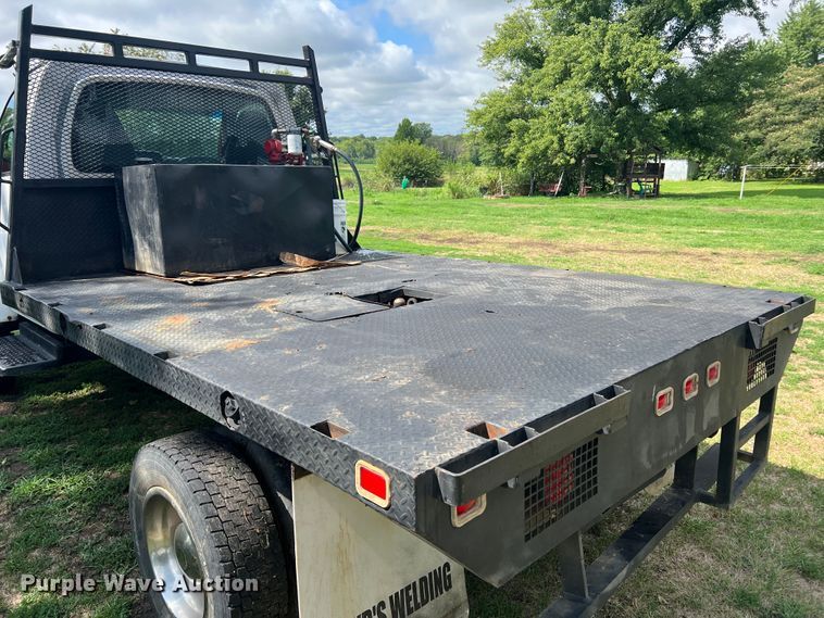 image for item JM9183 2005 Chevrolet C4500  flatbed truck