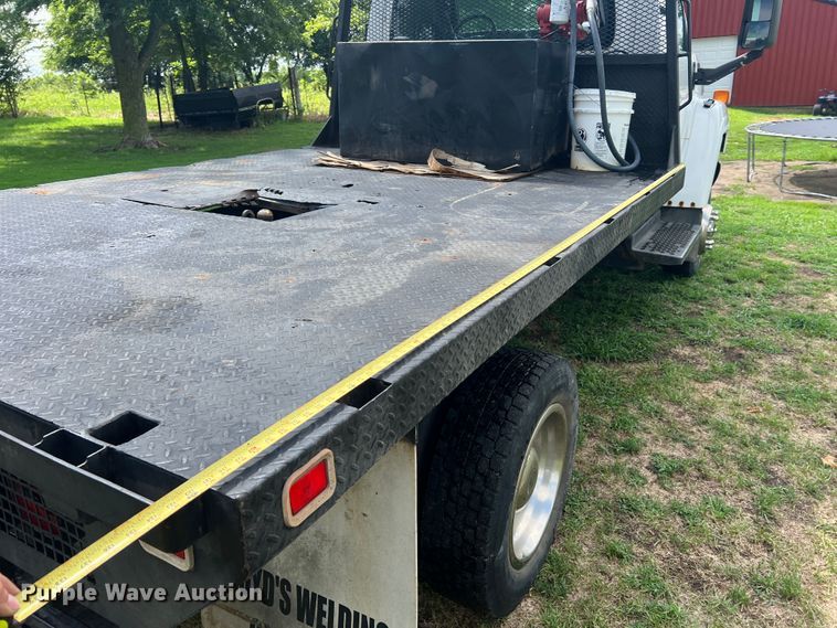 image for item JM9183 2005 Chevrolet C4500  flatbed truck