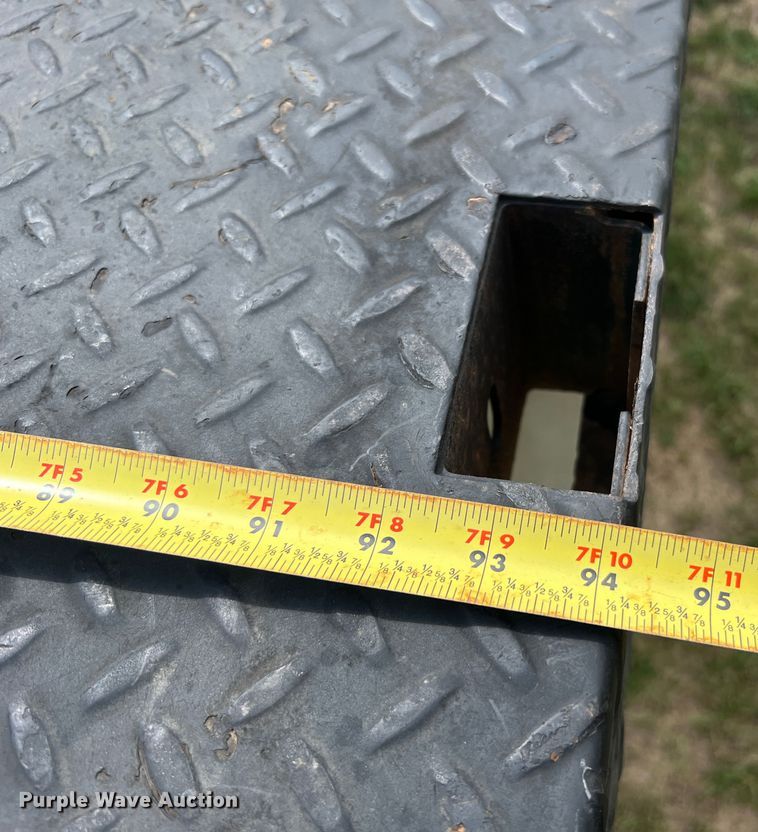 image for item JM9183 2005 Chevrolet C4500  flatbed truck