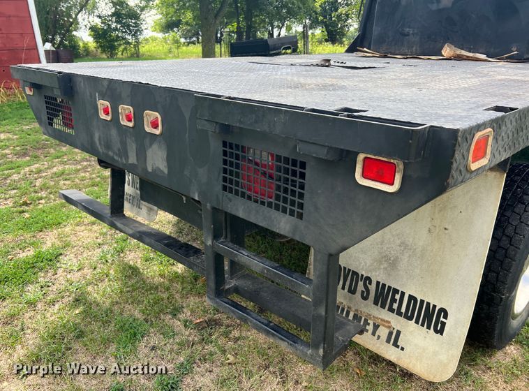 image for item JM9183 2005 Chevrolet C4500  flatbed truck