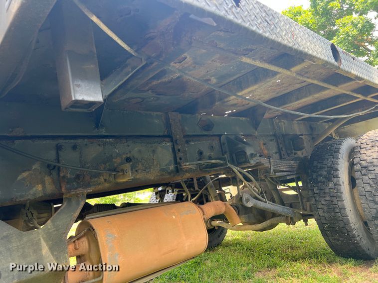 image for item JM9183 2005 Chevrolet C4500  flatbed truck