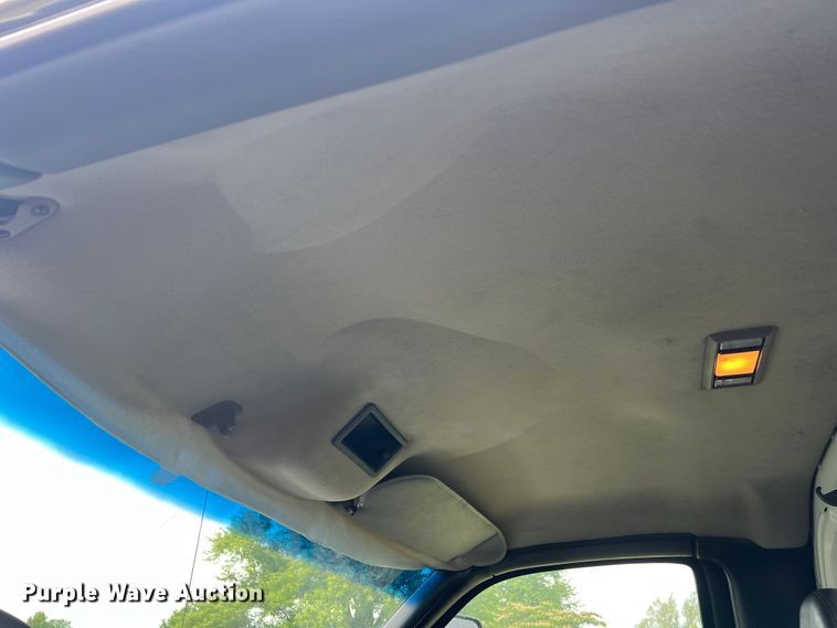 image for item JM9183 2005 Chevrolet C4500  flatbed truck