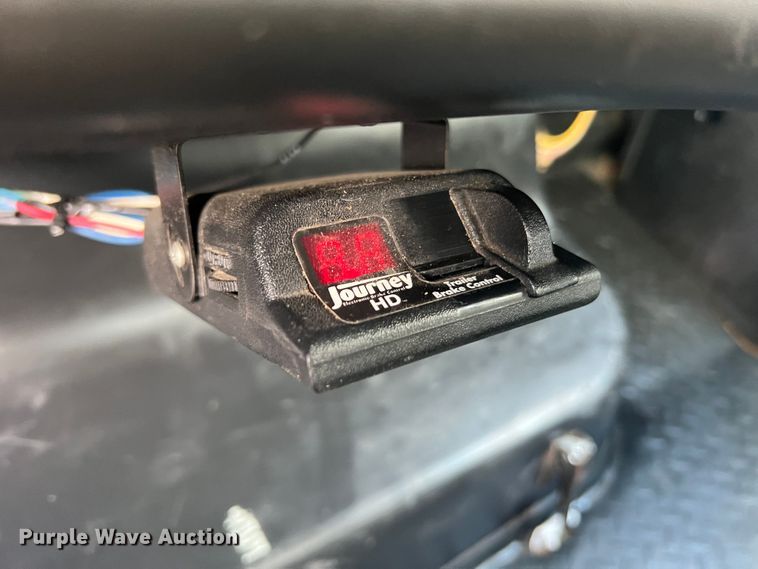 image for item JM9183 2005 Chevrolet C4500  flatbed truck