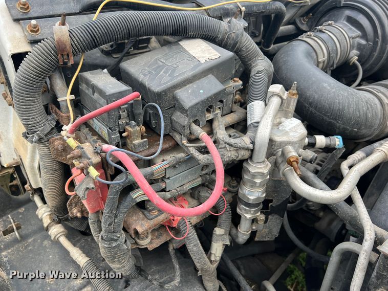 image for item JM9183 2005 Chevrolet C4500  flatbed truck