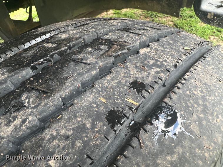 image for item JM9183 2005 Chevrolet C4500  flatbed truck