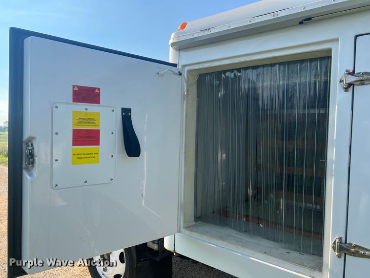 image for item JM9188 2016 Isuzu NPR HD  refrigerated delivery truck