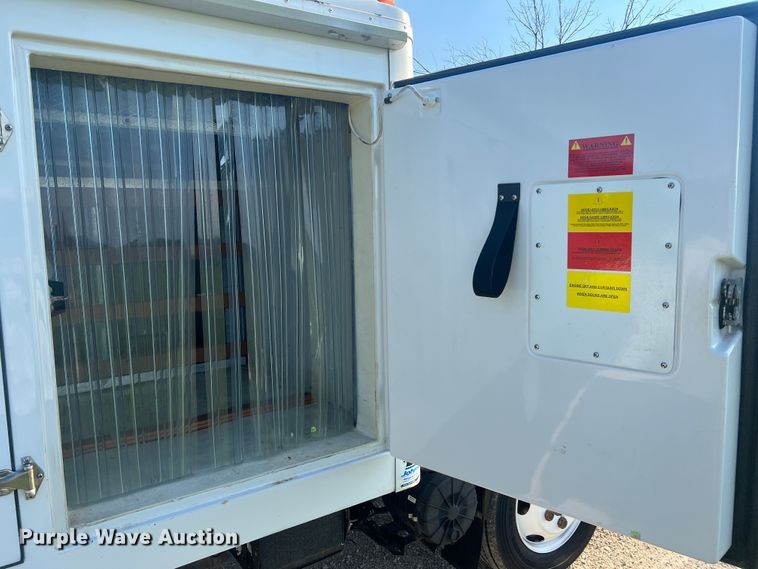 image for item JM9188 2016 Isuzu NPR HD  refrigerated delivery truck