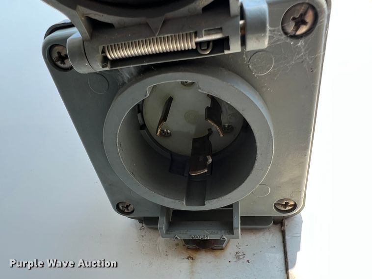 image for item JM9188 2016 Isuzu NPR HD  refrigerated delivery truck