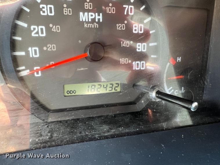 image for item JM9188 2016 Isuzu NPR HD  refrigerated delivery truck