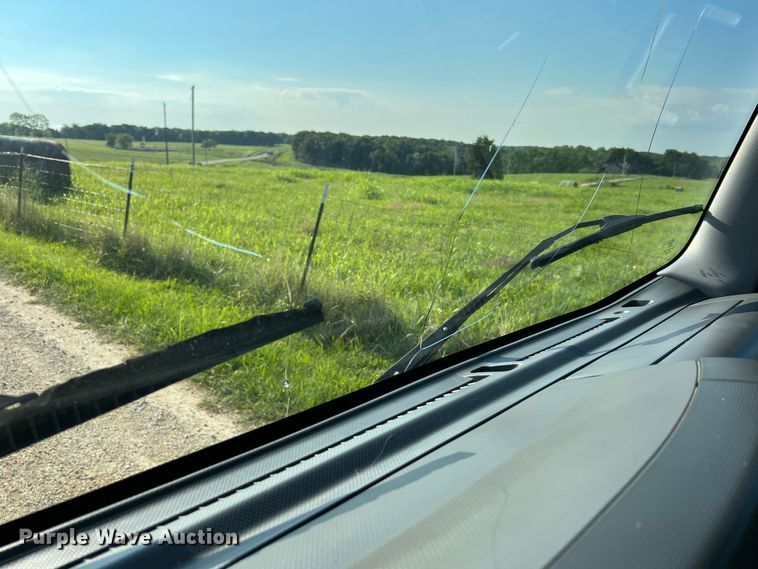 image for item JM9188 2016 Isuzu NPR HD  refrigerated delivery truck