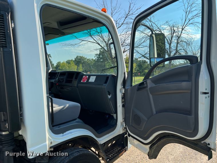 image for item JM9188 2016 Isuzu NPR HD  refrigerated delivery truck