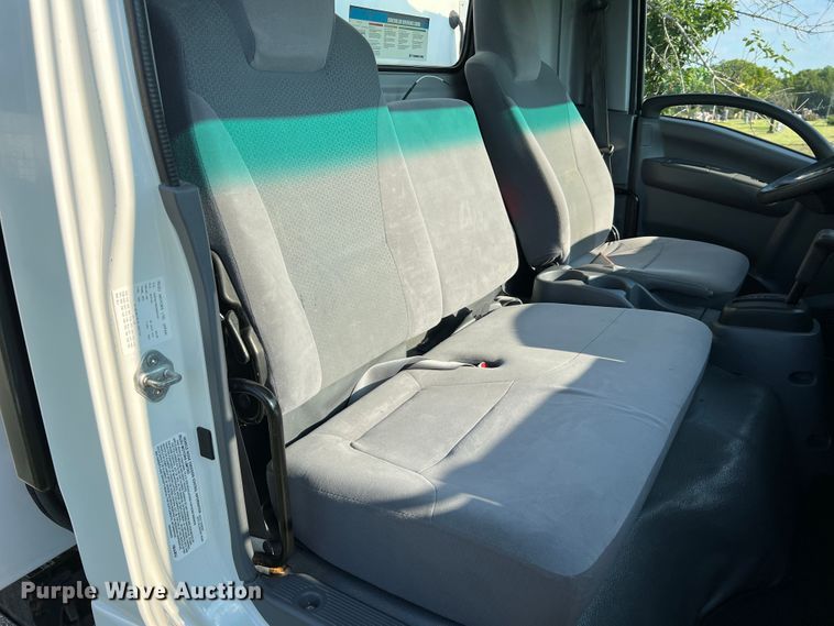 image for item JM9188 2016 Isuzu NPR HD  refrigerated delivery truck