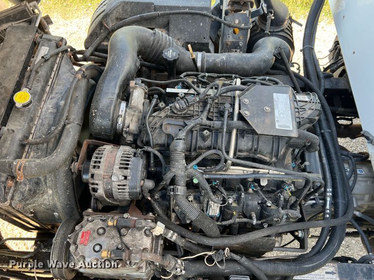 image for item JM9188 2016 Isuzu NPR HD  refrigerated delivery truck