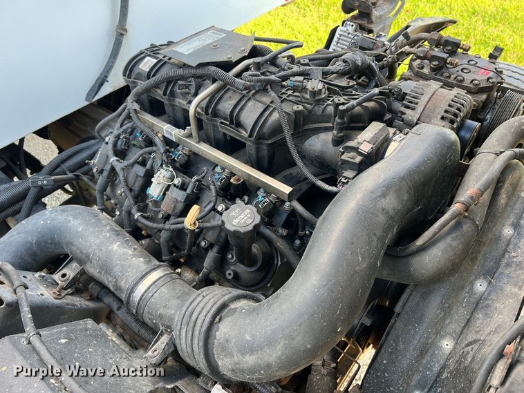 image for item JM9188 2016 Isuzu NPR HD  refrigerated delivery truck