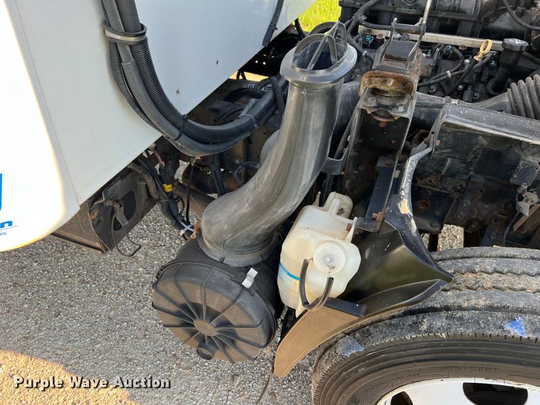 image for item JM9188 2016 Isuzu NPR HD  refrigerated delivery truck