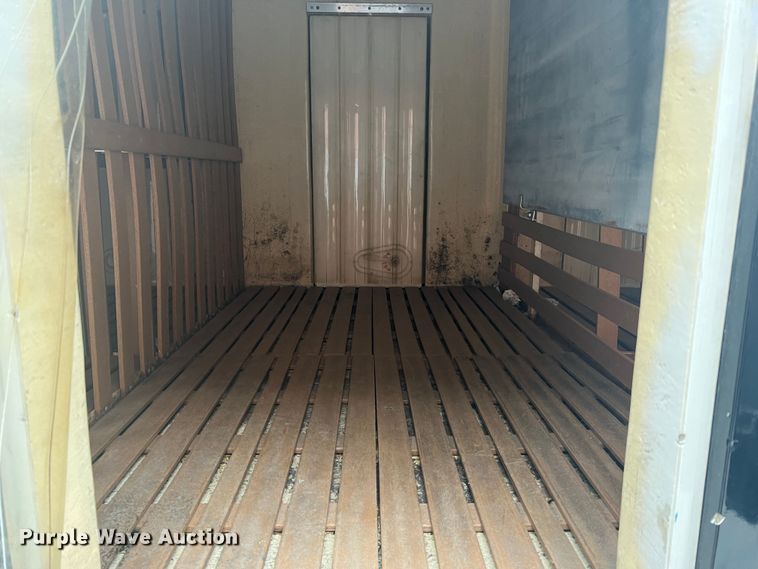 image for item JM9189 2001 Isuzu  refrigerated delivery truck