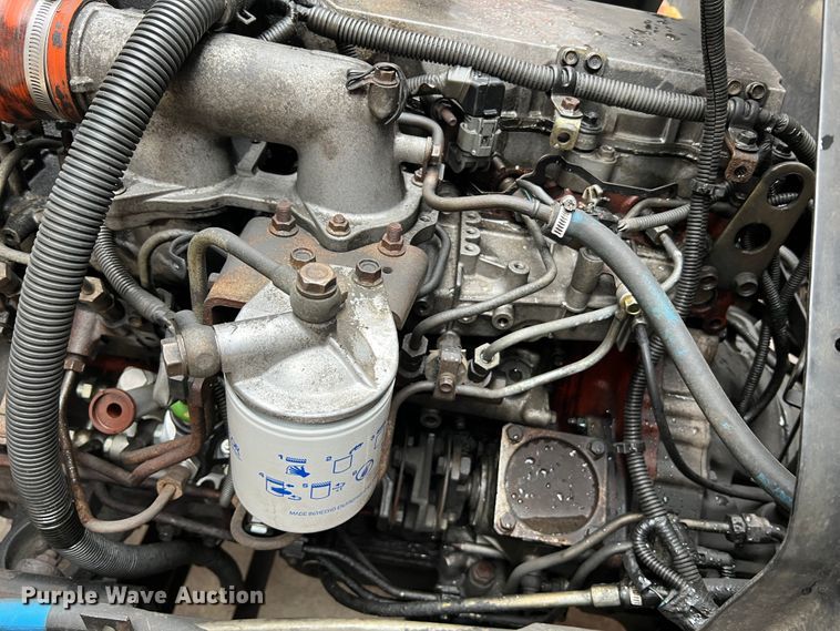 image for item JM9189 2001 Isuzu  refrigerated delivery truck