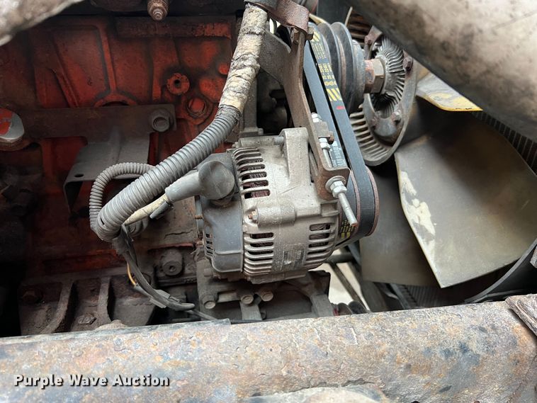 image for item JM9189 2001 Isuzu  refrigerated delivery truck