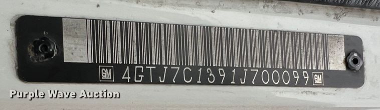 image for item JM9189 2001 Isuzu  refrigerated delivery truck