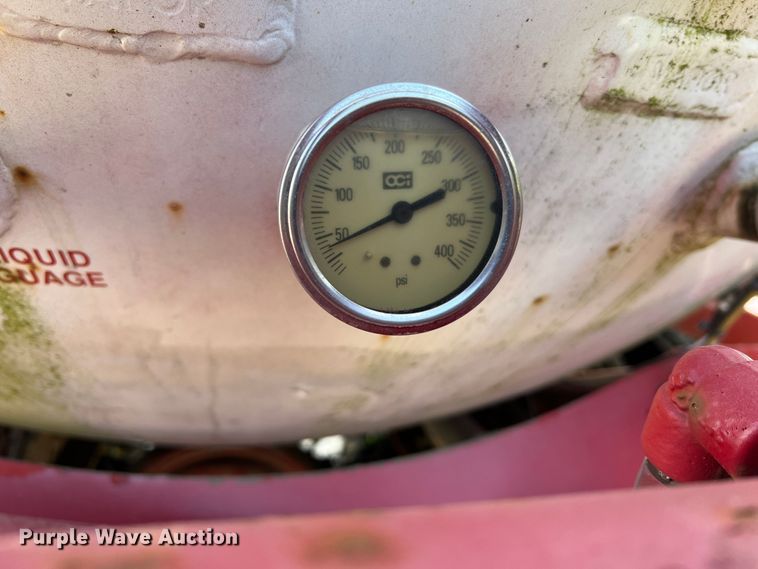 image for item JM9199 2004 International 4300  propane delivery truck