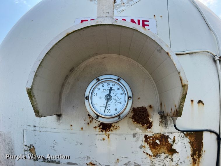 image for item JM9199 2004 International 4300  propane delivery truck