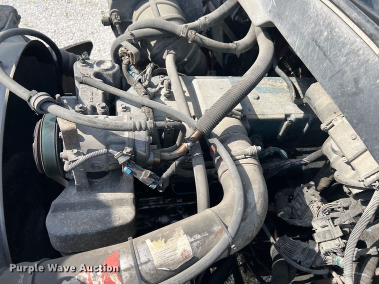 image for item JM9199 2004 International 4300  propane delivery truck