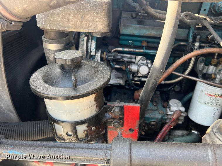 image for item JM9199 2004 International 4300  propane delivery truck