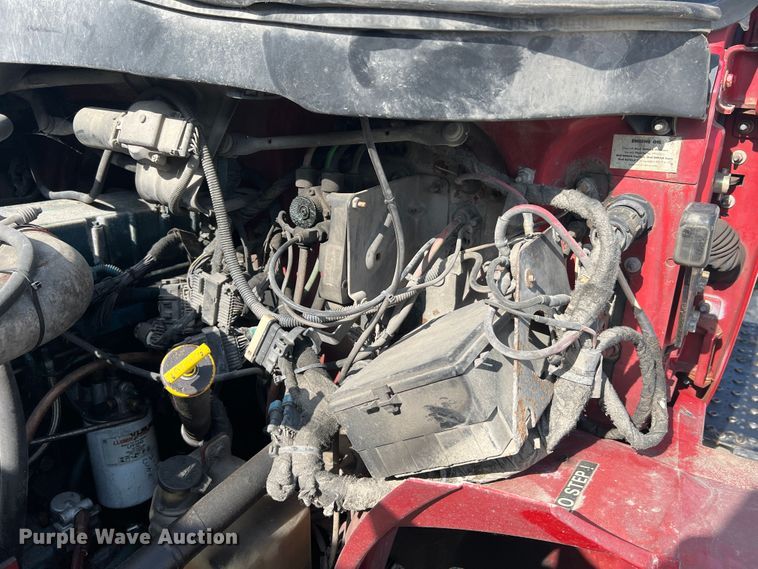 image for item JM9199 2004 International 4300  propane delivery truck