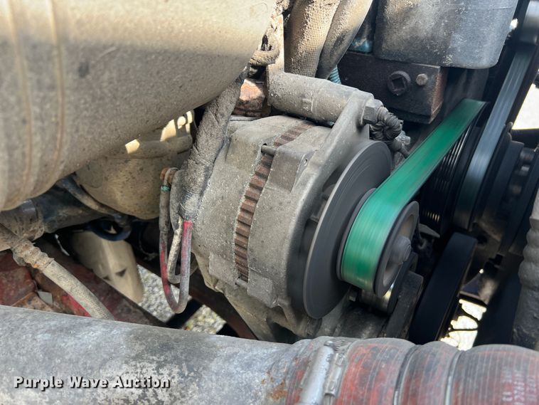 image for item JM9199 2004 International 4300  propane delivery truck