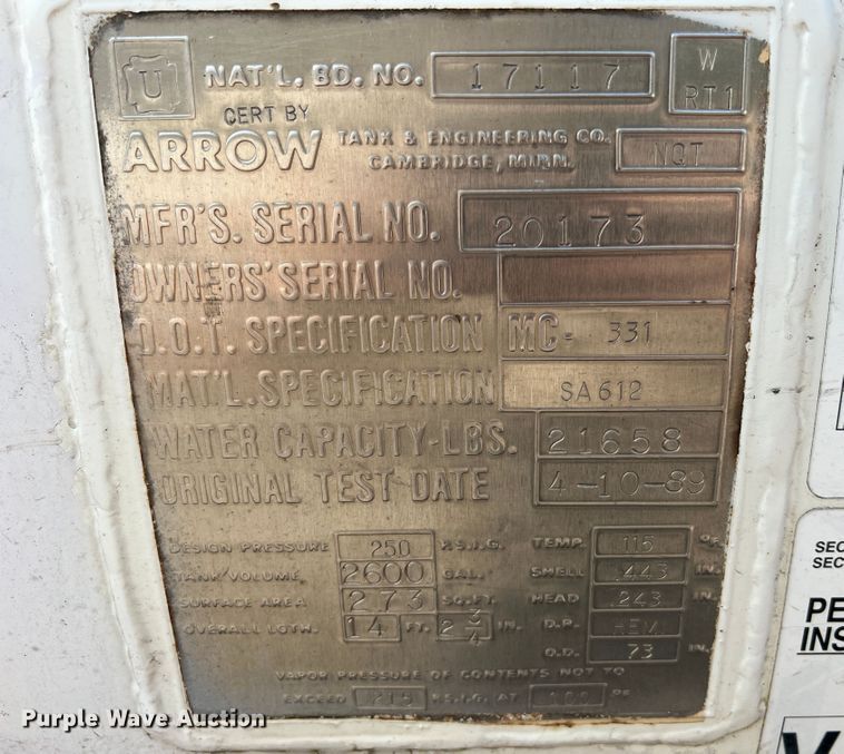 image for item JM9199 2004 International 4300  propane delivery truck