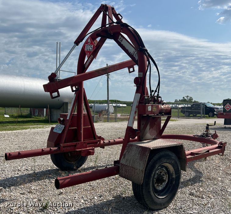 image for item JM9200 1990 H&H Equipment Company 10-HDWR-6  propane tank trailer