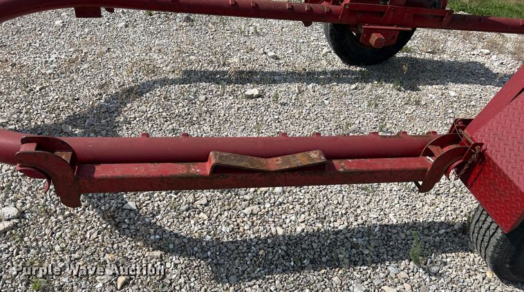 image for item JM9200 1990 H&H Equipment Company 10-HDWR-6  propane tank trailer