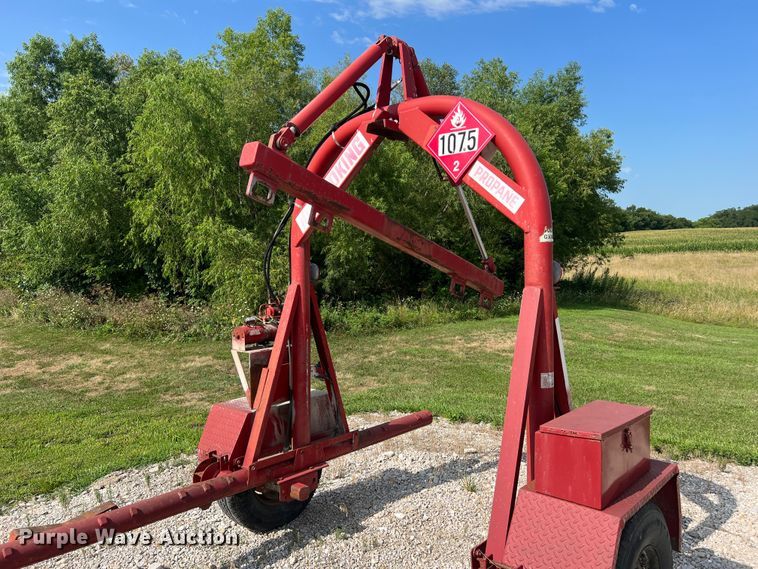 image for item JM9200 1990 H&H Equipment Company 10-HDWR-6  propane tank trailer