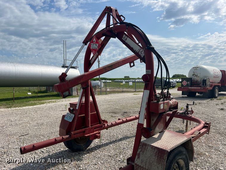 image for item JM9200 1990 H&H Equipment Company 10-HDWR-6  propane tank trailer