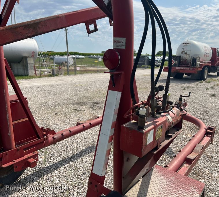 image for item JM9200 1990 H&H Equipment Company 10-HDWR-6  propane tank trailer