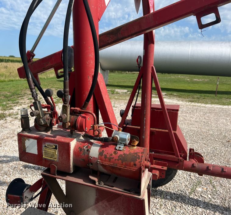 image for item JM9200 1990 H&H Equipment Company 10-HDWR-6  propane tank trailer